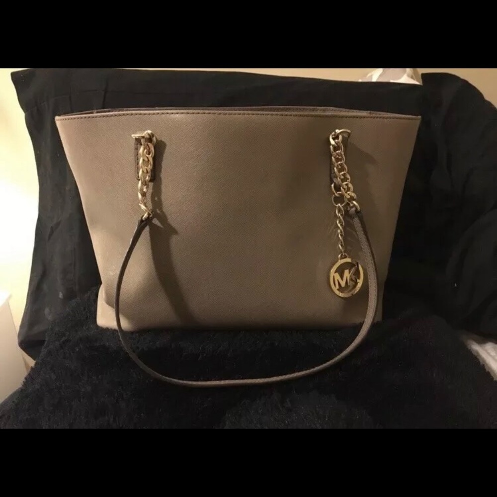 Michael Kors Jet Set EW Chain Tote